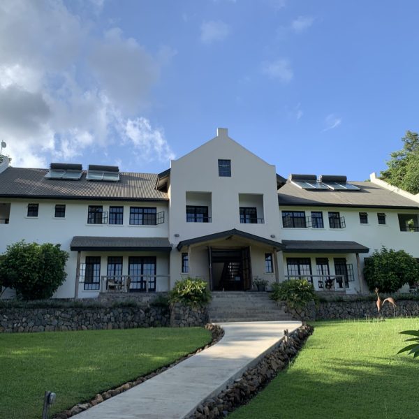 Arusha Villa - headerbeeld